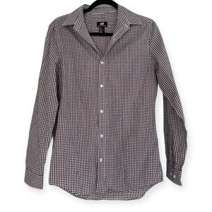 H&M slim fit burgundy plaid button up shirt size small